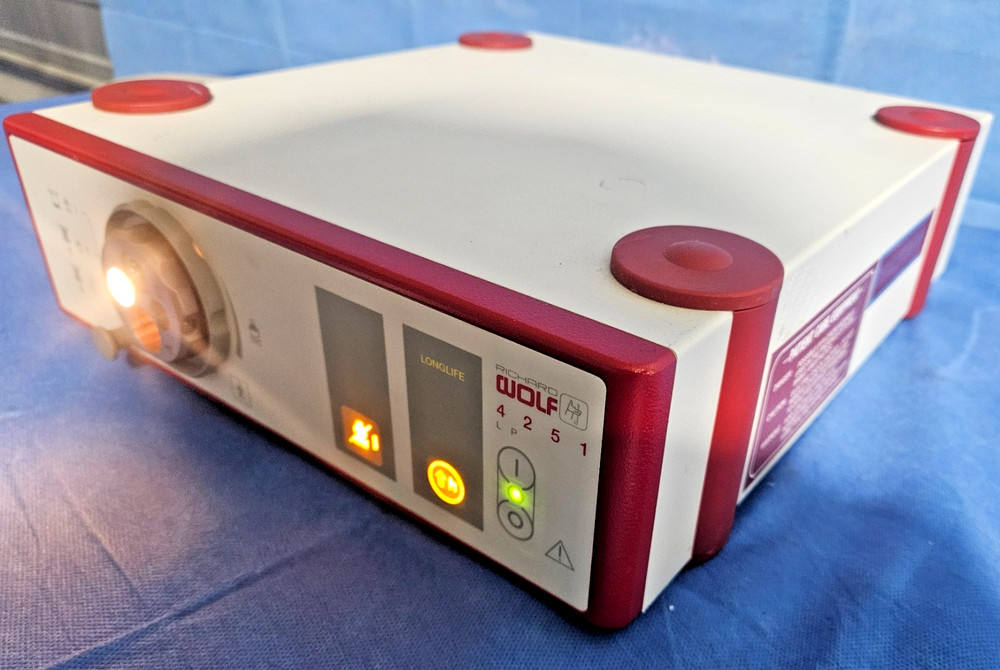 Richard Wolf 4251 LP Light Source With Multi Port Turret.