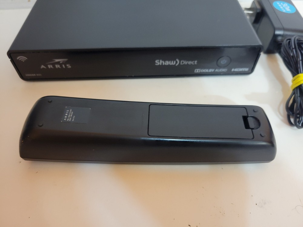 Shaw Direct HDDSR 800 Satellite Receiver With Remote and AC Adapter