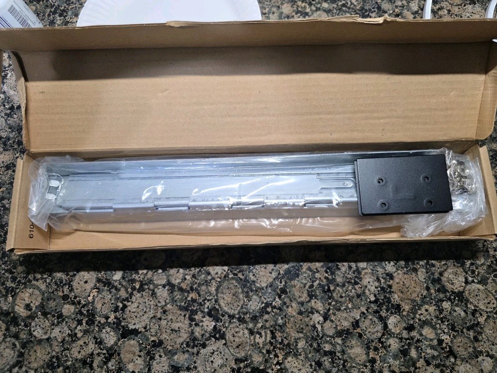 (BNWB) Eaton 5px 1500 Rack Mount Kit