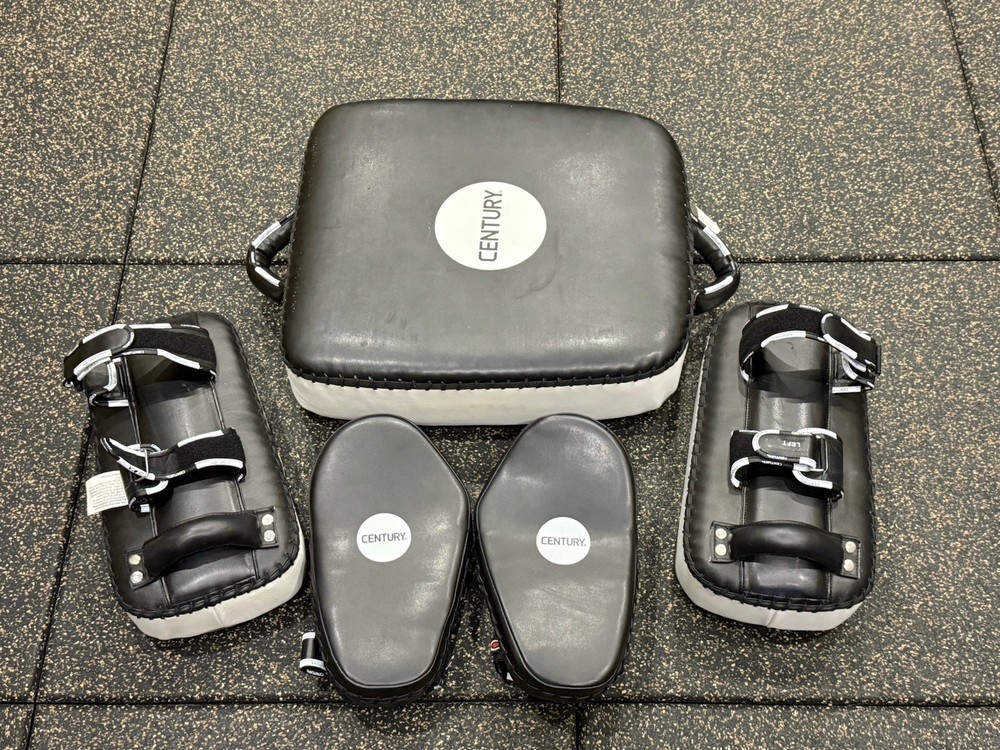 Century Creed Kick Pad Set +