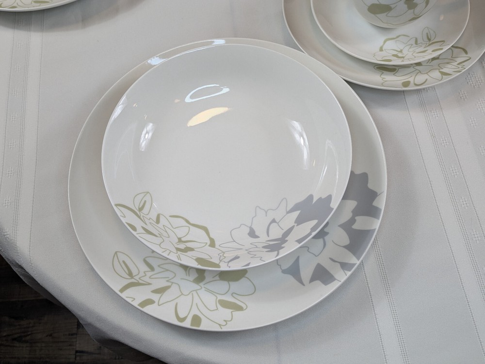 Gust Spring Floral 29 Pc Dinnerware Set Plates Bowls Cups Missing 1 Plate Dahlia