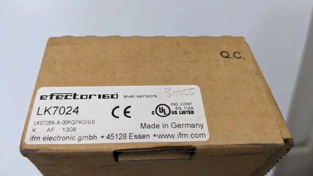 IFM Efector LK7024 Electronic Level Sensor 585mm Range LK0728A-A-00KQPKG/US 728m