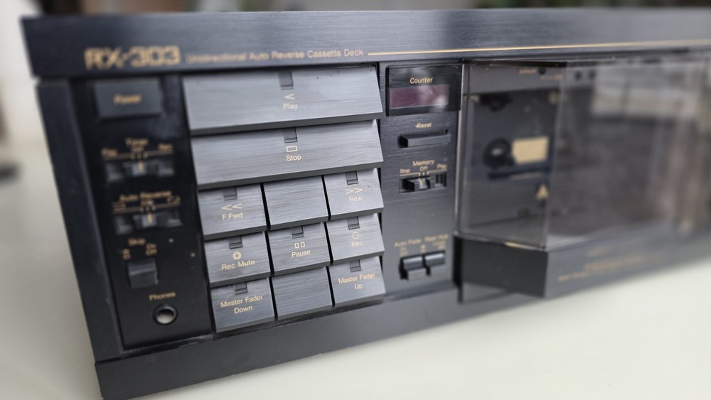 Nakamichi RX-303 Unidirectional Auto-Reverse Cassette Deck.