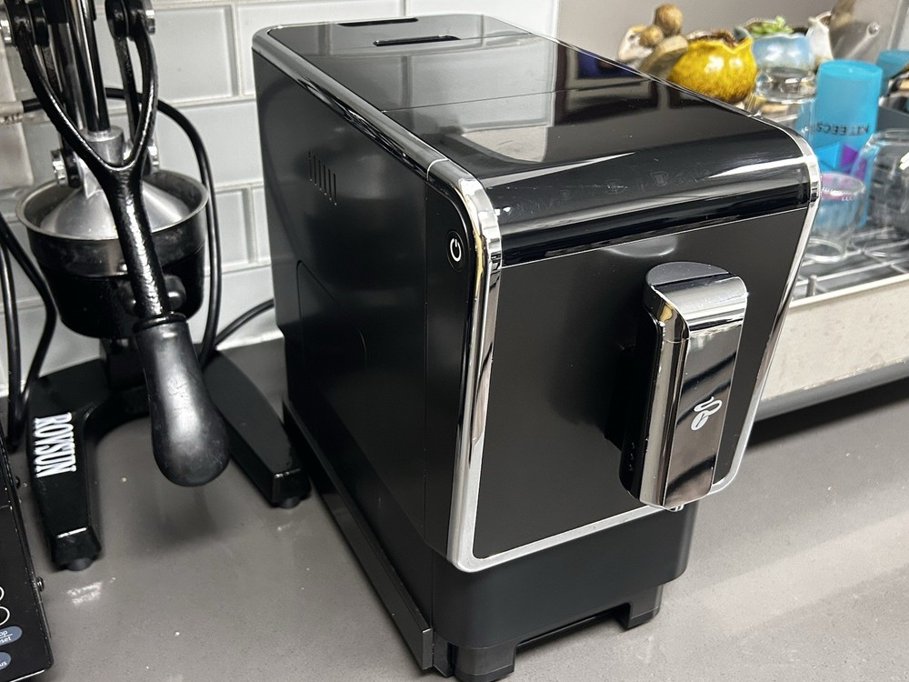 Tchibo ESPERTO Caffè 1.1 Fully Automatic Coffee Maker Bean to Brew
