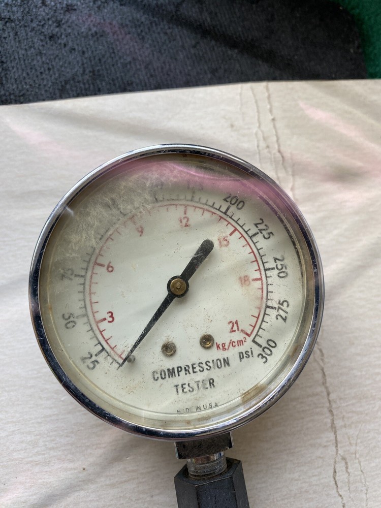 vintage 0-300 PSI compression tester untested used