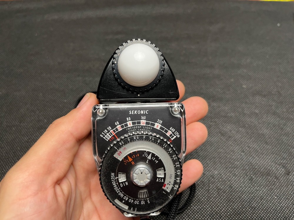 Sekonic L398 studio deluxe light meter