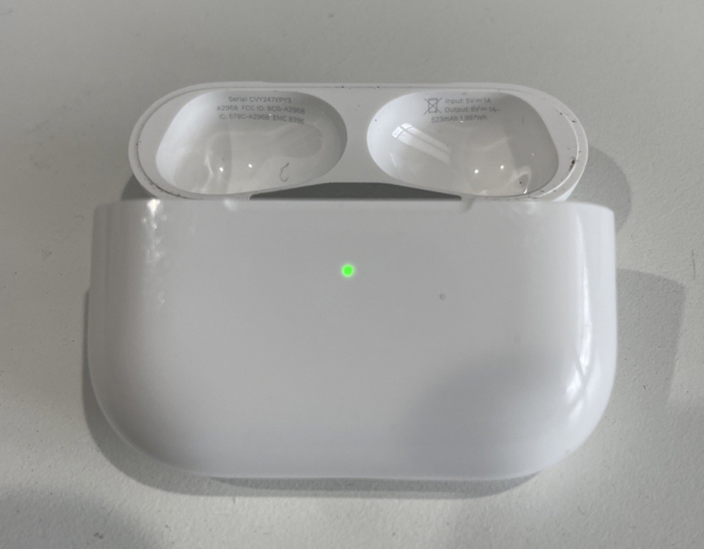 Apple AirPods Pro 2 MagSafe Charging Case (USB-C) A2968 - White * CASE ONLY *