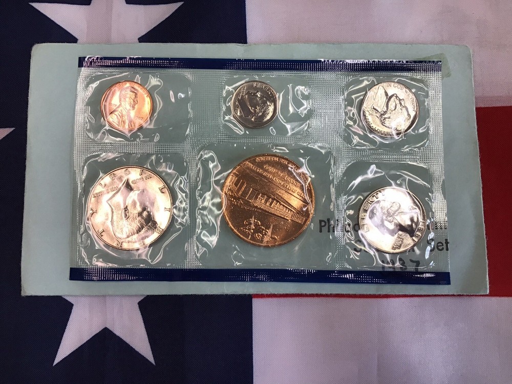 1987-P Official US Mint Souvenir Set with Envelope.