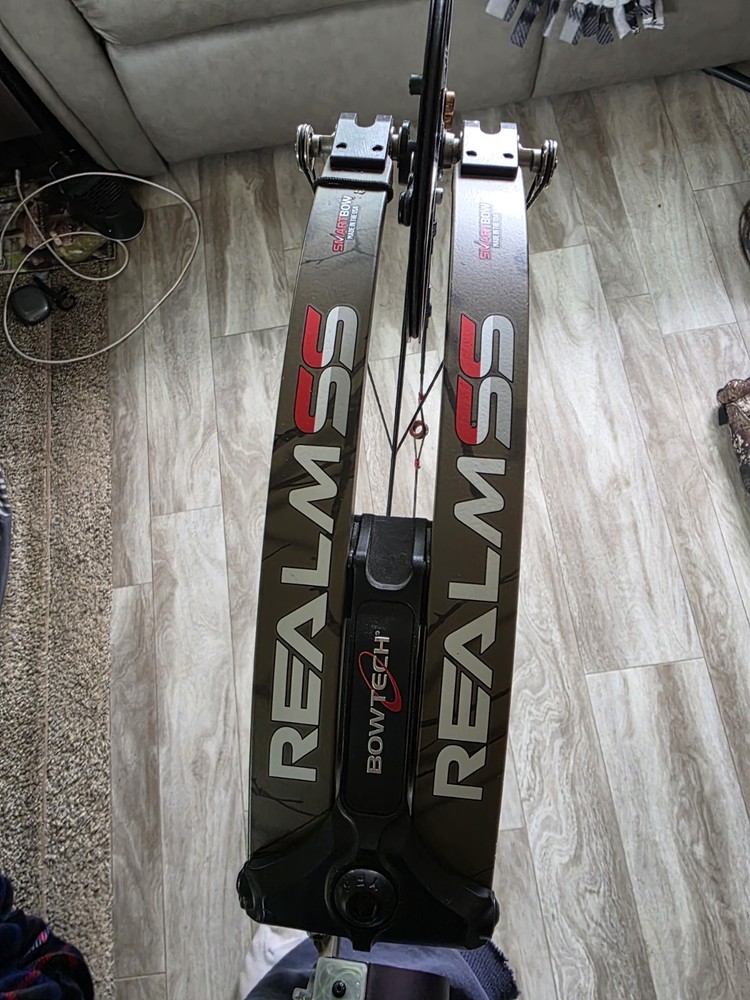 Bowtech Realm SS Right Hand 70#