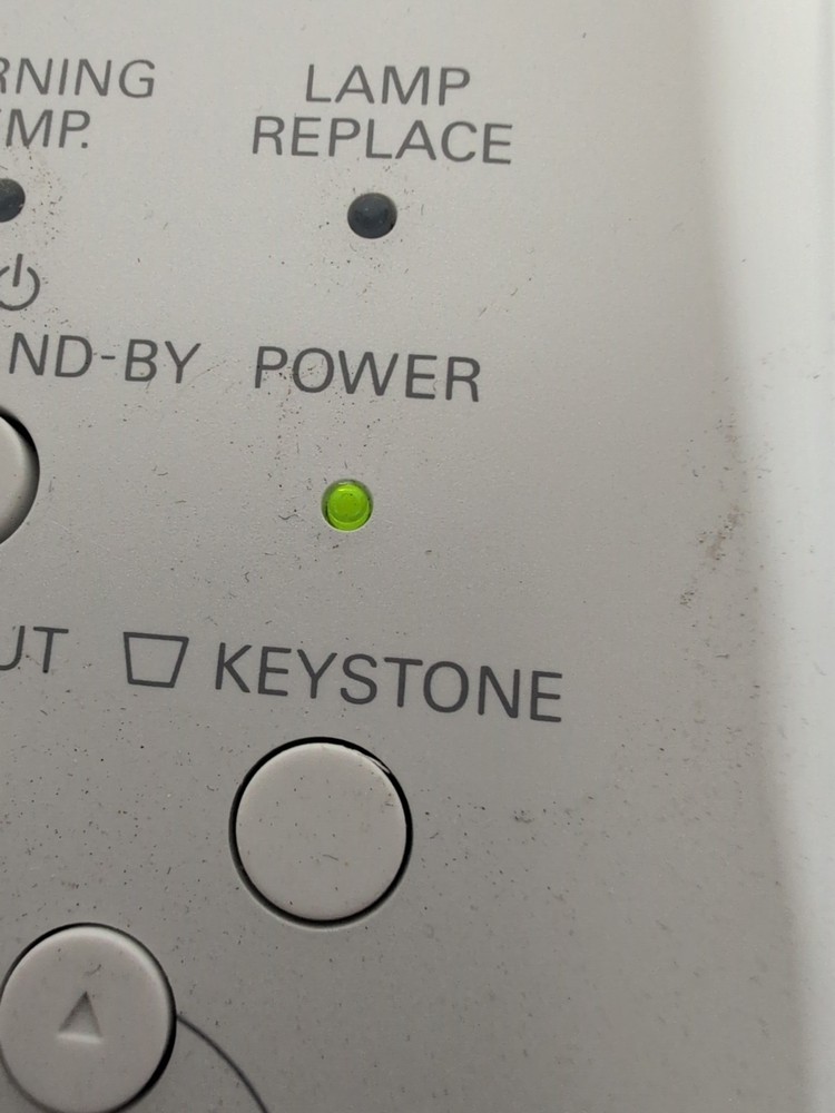 SANYO PRO XTRAX MULTIVERSE PLC-XU75 PROJECTOR Tested