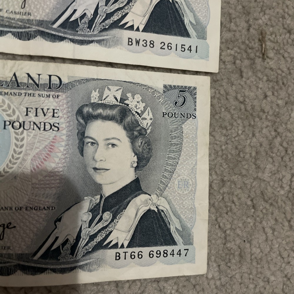 Five Pounds Notes X 3 £5 Circulated Good clean CONDITION.
