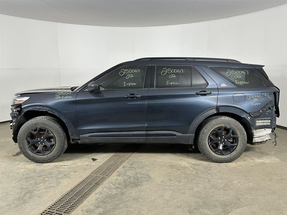 Camera/Projector Camera Windshield Mounted Fits 20-24 AVIATOR 2757455