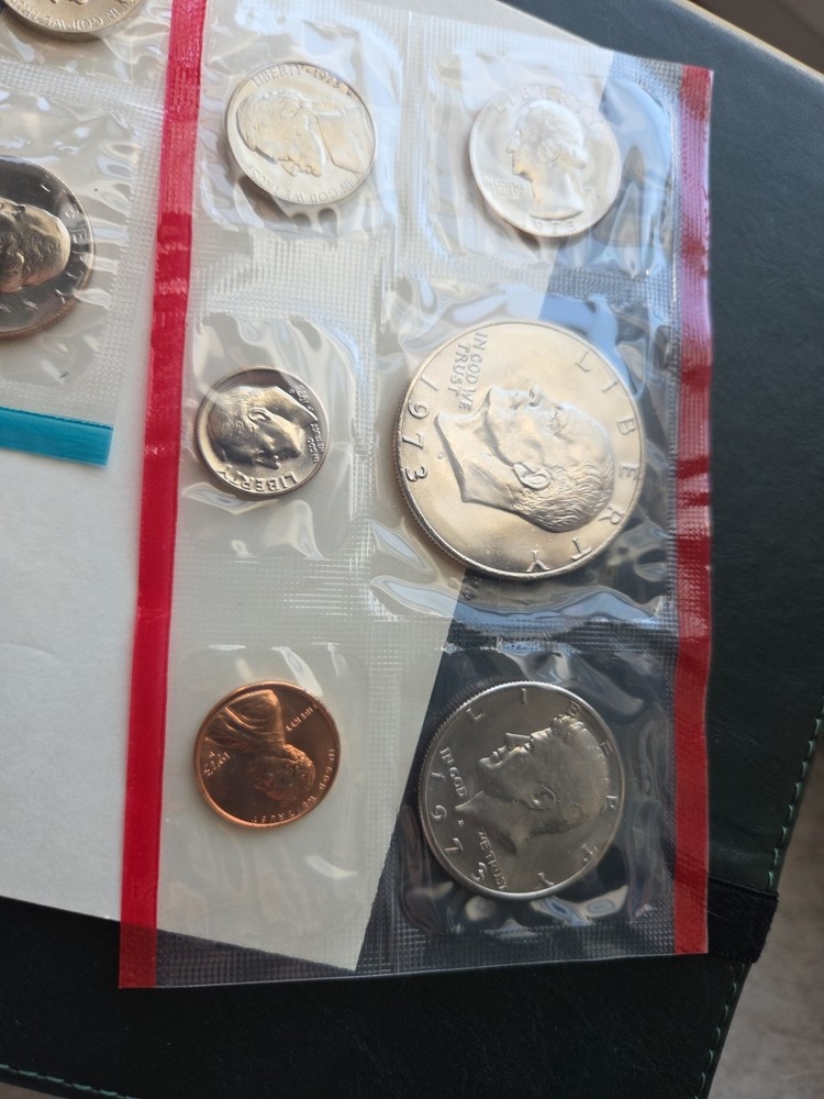 1971 & 1973 U.S. Mint Sets -c