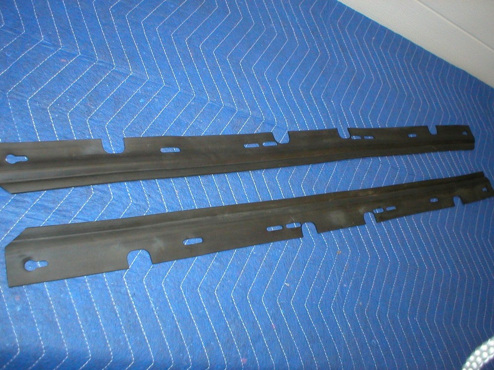 1982-92 Camaro Firebird INTERIOR RUBBER LOWER DOOR PANEL SWEEPS SEALS GM