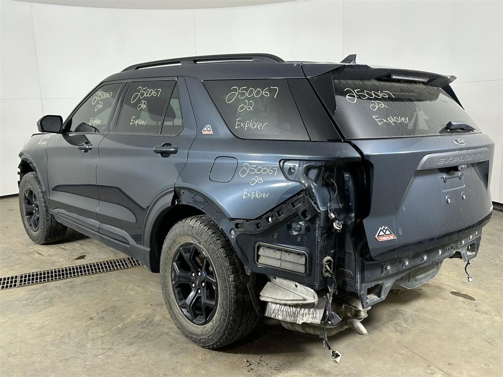 Camera/Projector Camera Windshield Mounted Fits 20-24 AVIATOR 2757455