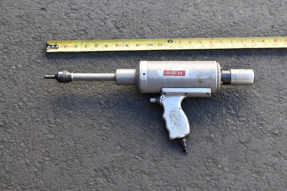 Avdel Power tool 715 type air riveter 7150