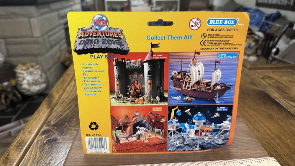 Boxed sealed mint Dino Zone Dinosaur playset from Blue Box
