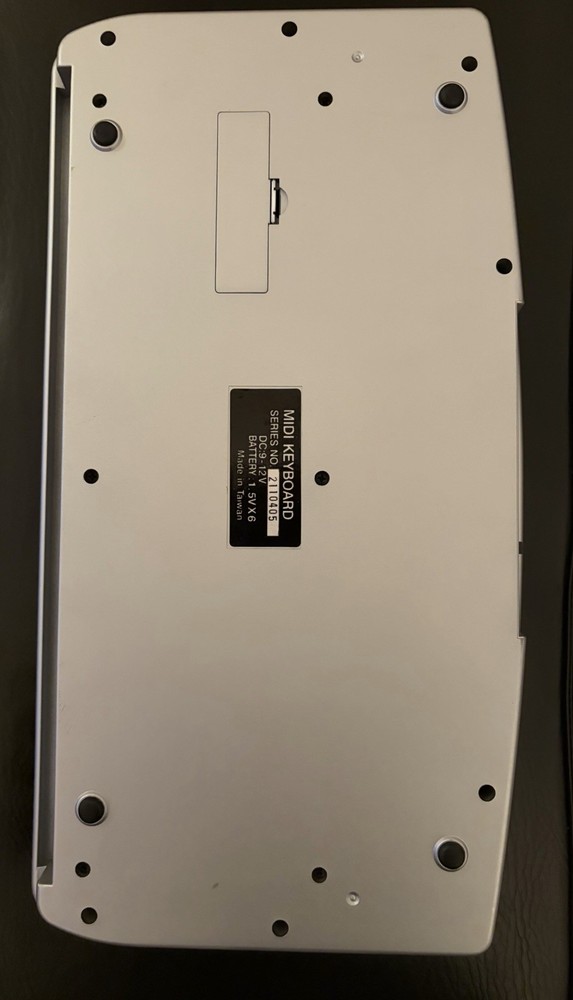 M-Audio Oxygen8 25-Key USB MIDI Keyboard Controller w/ Rotary Encoders & Knobs