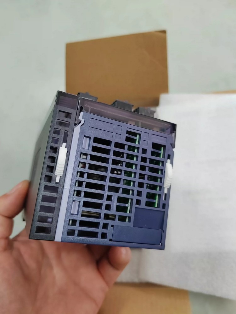 1pcs Xinje XL3-32T Programmable Controller