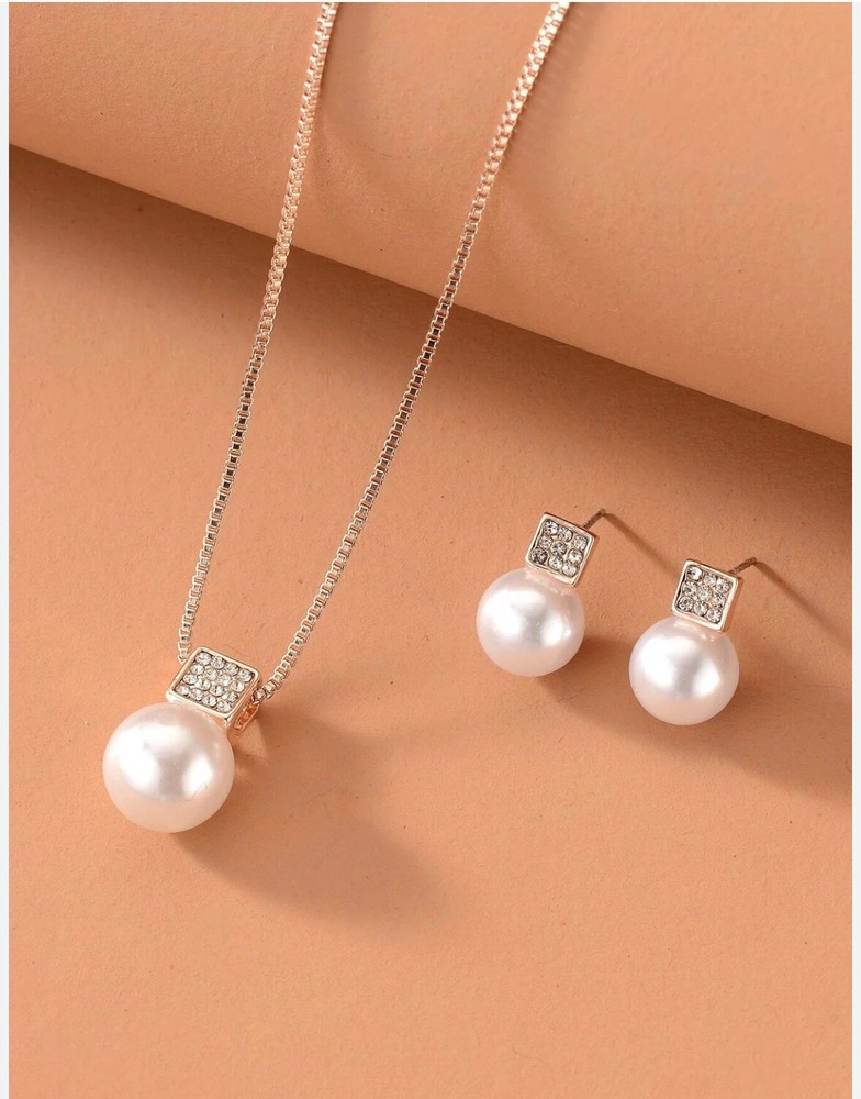 Pearl Jewelry Set. 18” Box Chain.