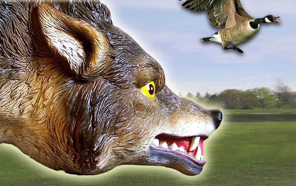 Lifelike 3D Decoy Predator Replica, Wind-Powered Moving Tail, 1 Acre Coverage