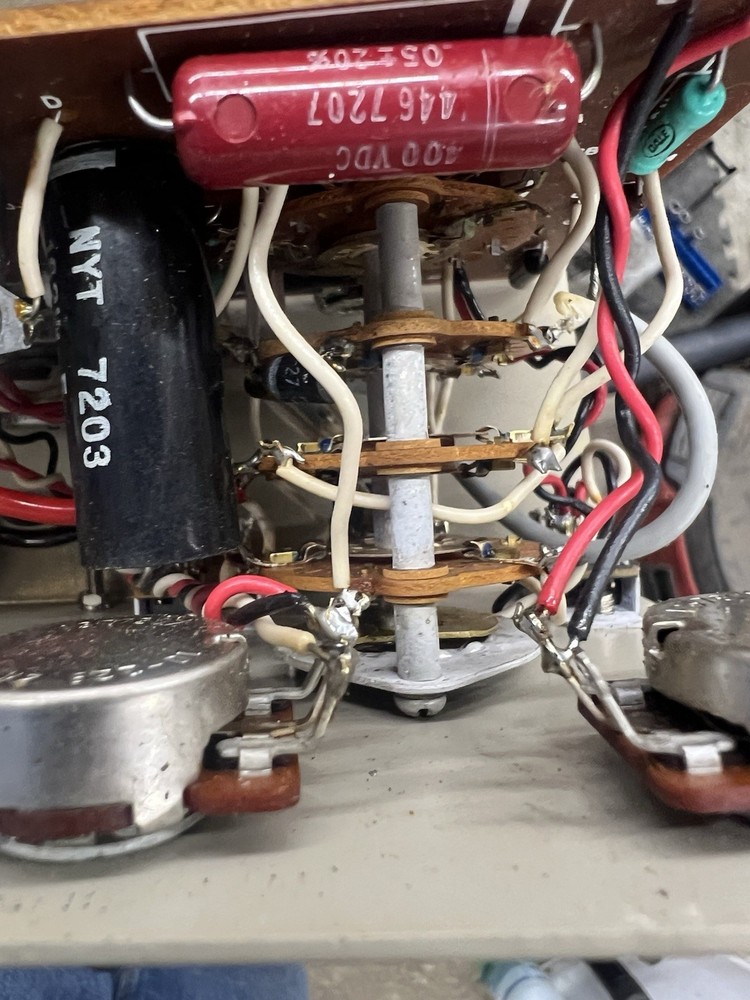 Vintage Heathkit Utility Solid State Voltmeter Model IM-17 in Original Case