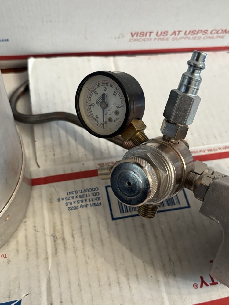 Binks Aluminum Pressure Cup - 80-295