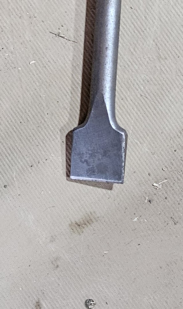 Bosch 1 1/2”x12” Scaling Chisel - HS1916