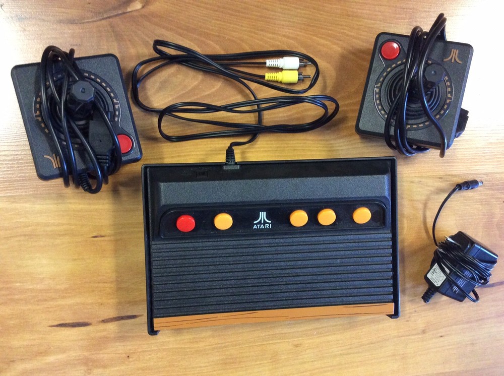 WORKING Atari Flashback, Classic Game Plug N Play Console w 60 Built In Games