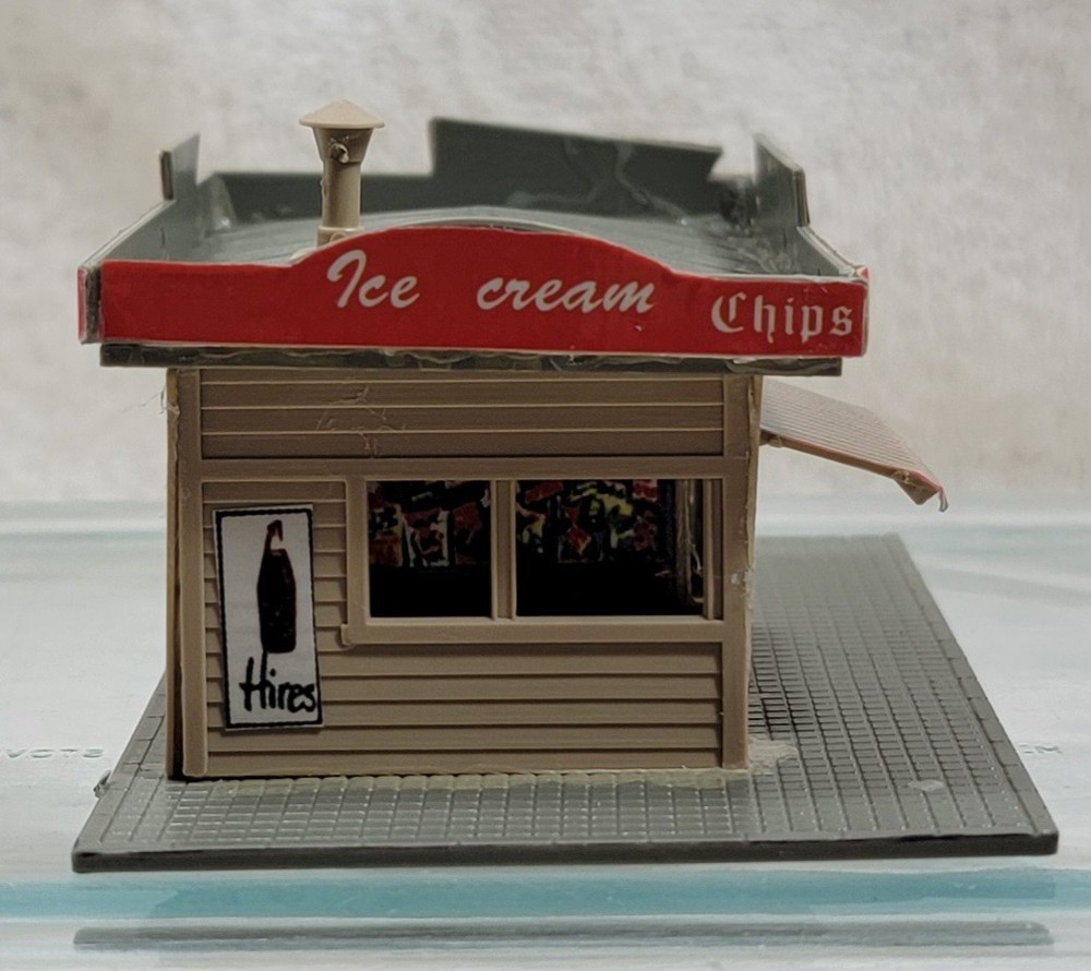 POLA BOB's HOT DOGS HO TRAIN BUILDING
