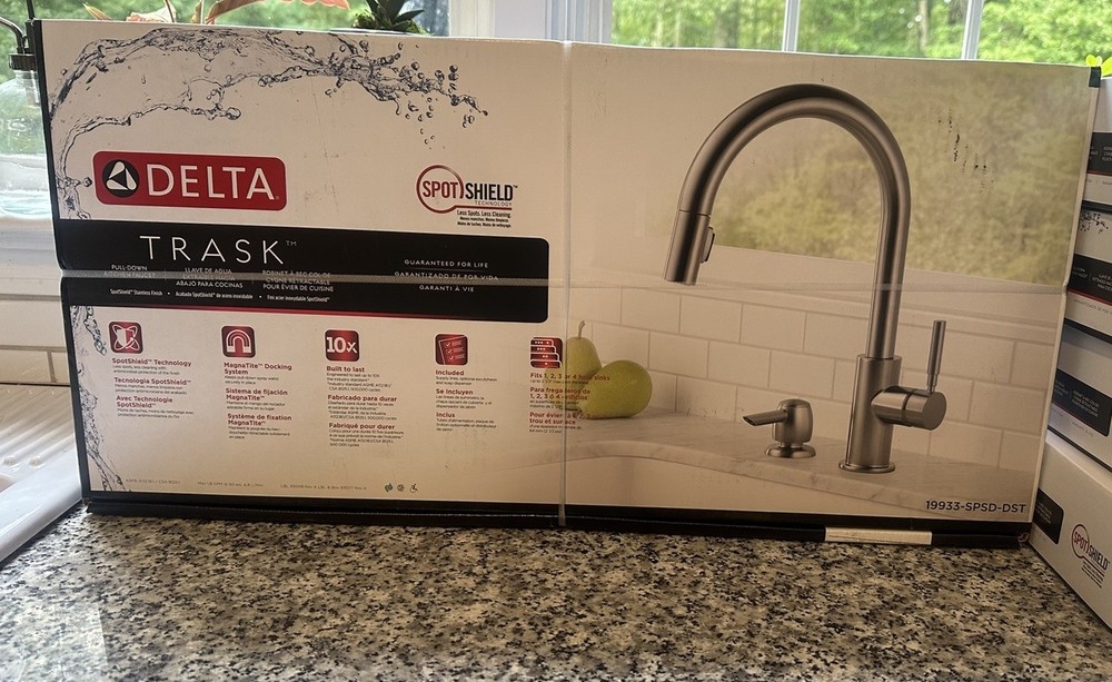 Delta Trask 19933-SPSD-DST Pull-Down Kitchen Faucet Spotshield Stainless Finish