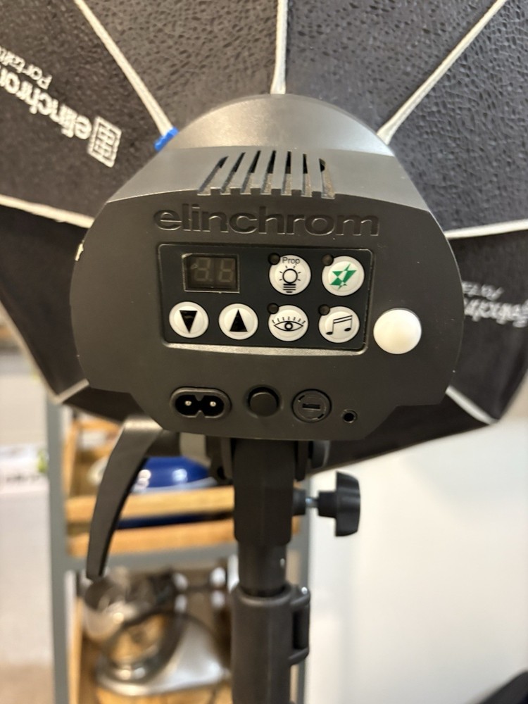 Elinchrom D-Lite RX One/One Softbox To Go Kit