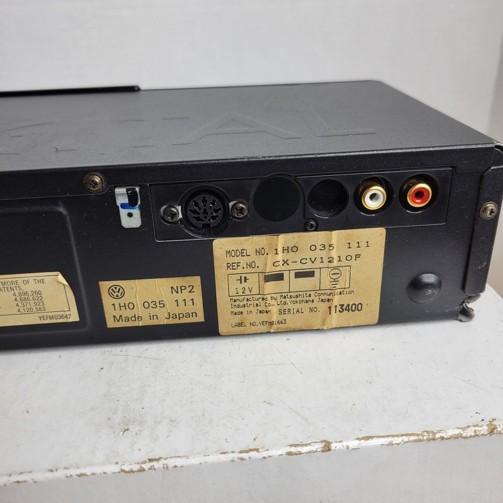 VW 6 Disc CD changer Model 1HO 035 111 Black Used