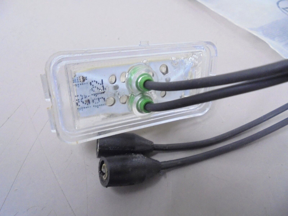 Truck-Lite 15205 Rectangular License Light 3-LED Clear 12V