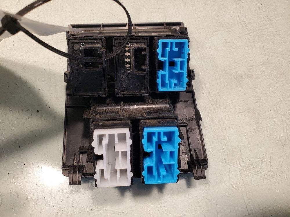 RX450H 2012 Dash Bezel / FUEL AND TAILGATE SWITCH