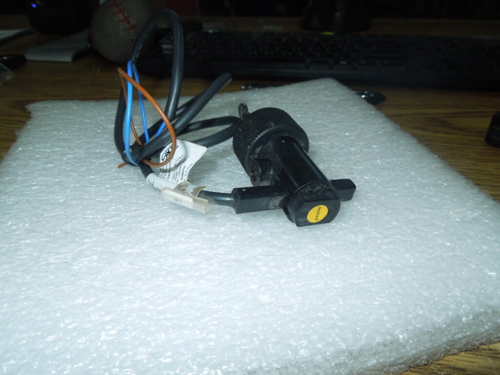 Sika Model: VK315M0DASSI16 Flow Switch.