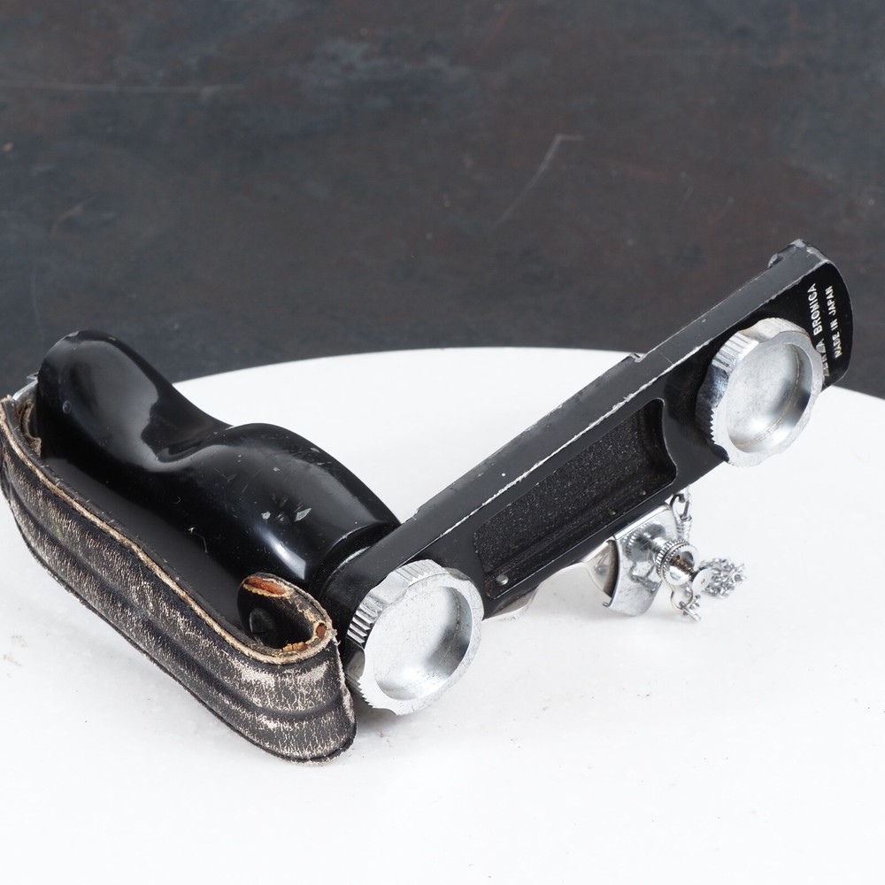 ^ Bronica Model C Left Hand Shutter Release/Flash Bracket [EX+]