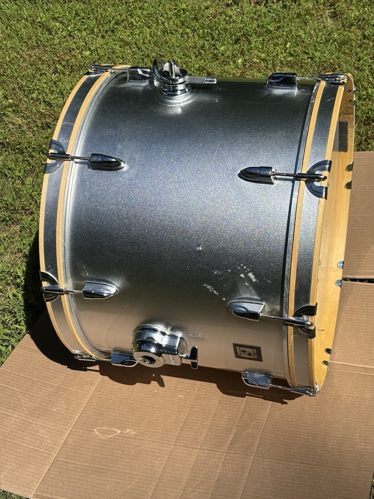 Sonor Force 1003 22” Silver Bass Drum