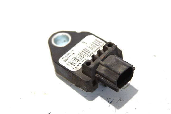 2012 -2017 Mitsubishi Lancer 8651A178 Front Sensor oem e106