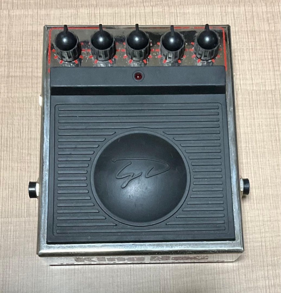 George Dennis King Bee Distortion 623316