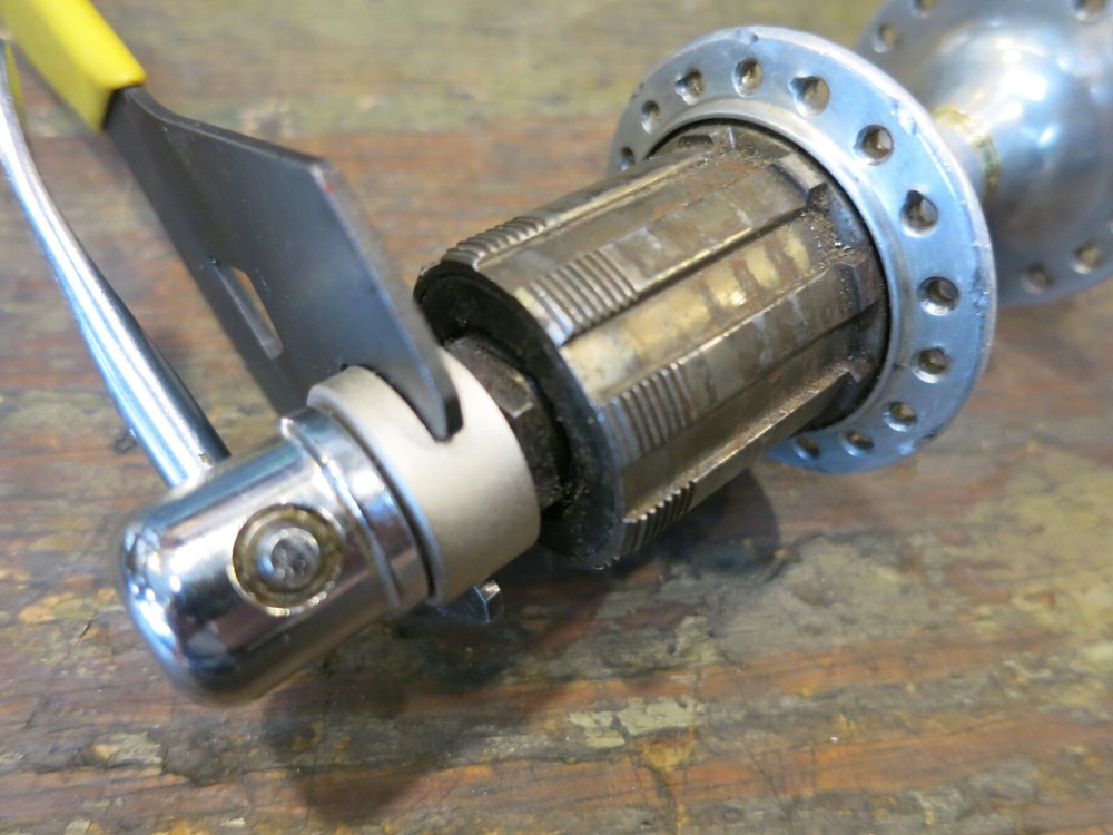 Stein Hub Hugger - Portable Hub Axle Vise