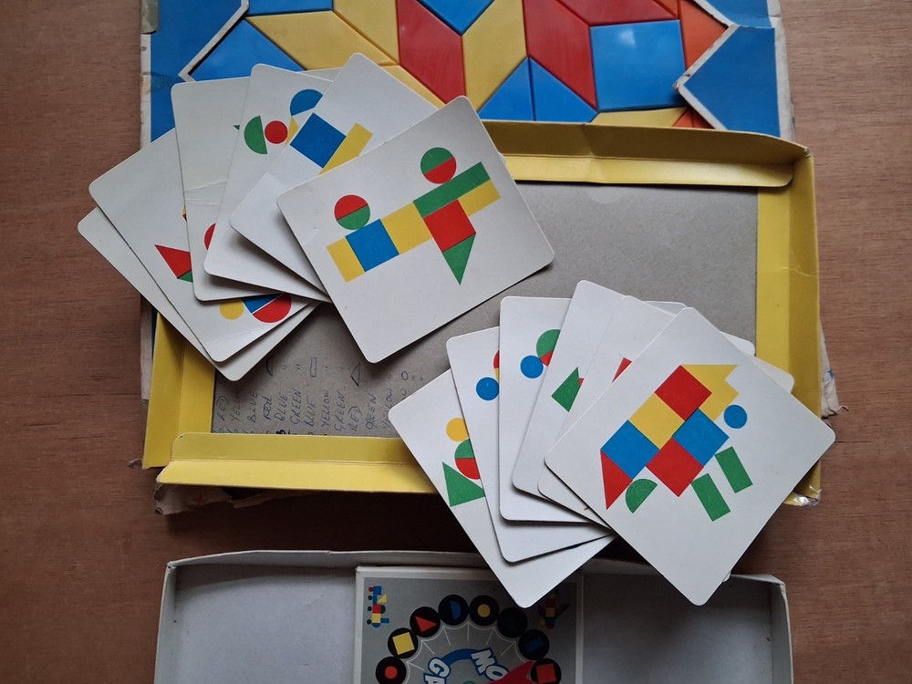 2 Mosaic Games - Bell (England) & China