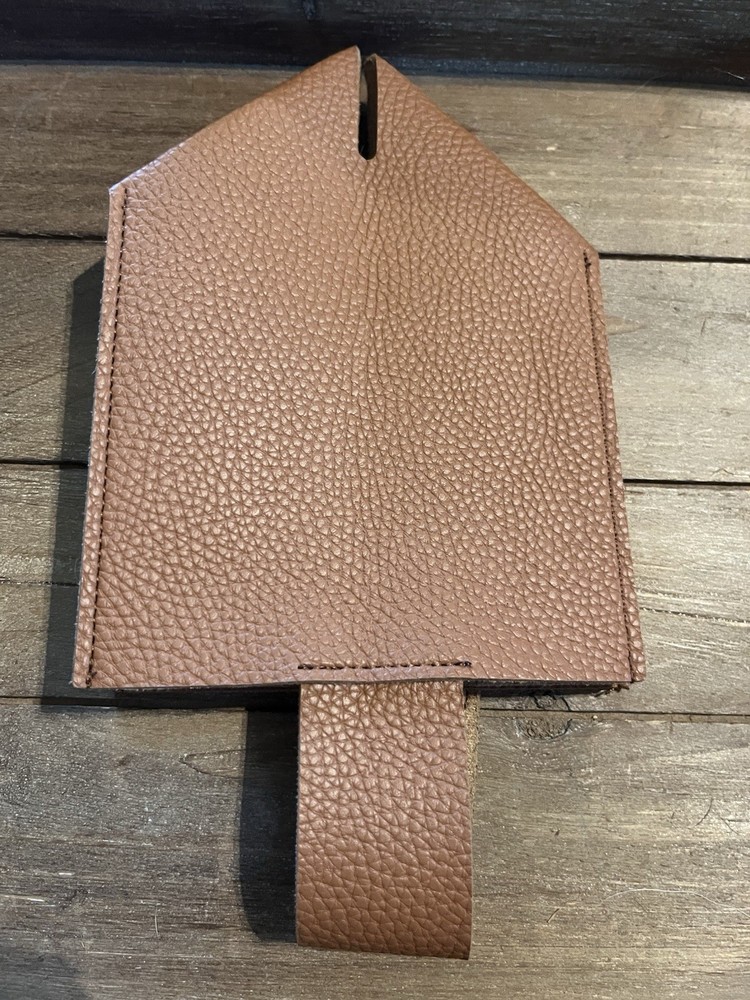 Carrot's Den Square Leather Tissue Box Cover Camel