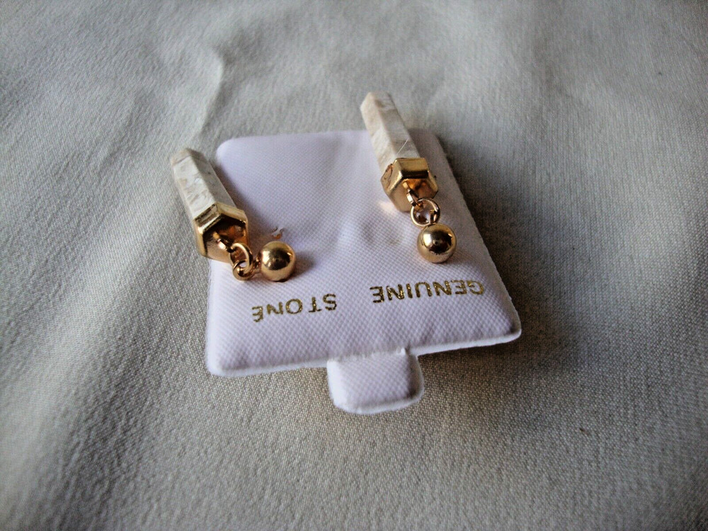 VINTAGE RIVER ROCK GEMSTONE REIKI CHAKRA HEXAGONAL PRISM DANGLE STUD EARRINGS