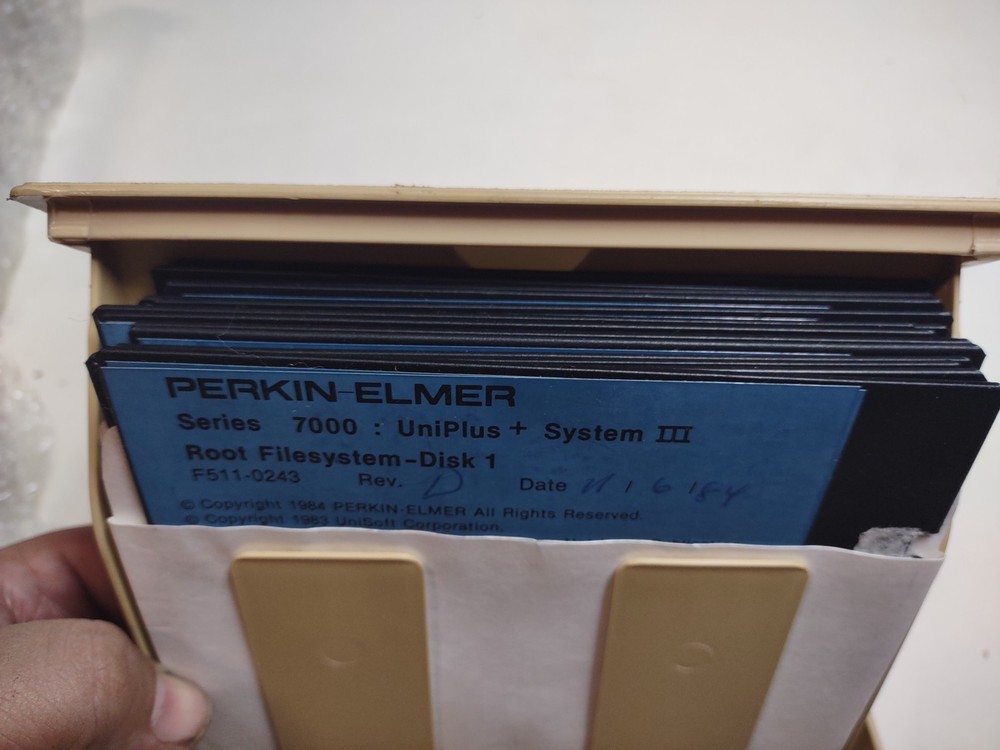 Perkin Elmer Series 7000 UniPlus + System III Floppy 12 disc Software Set + case