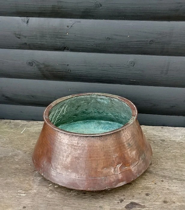 Antique hand hammered copper planter / cauldron 16" diameter