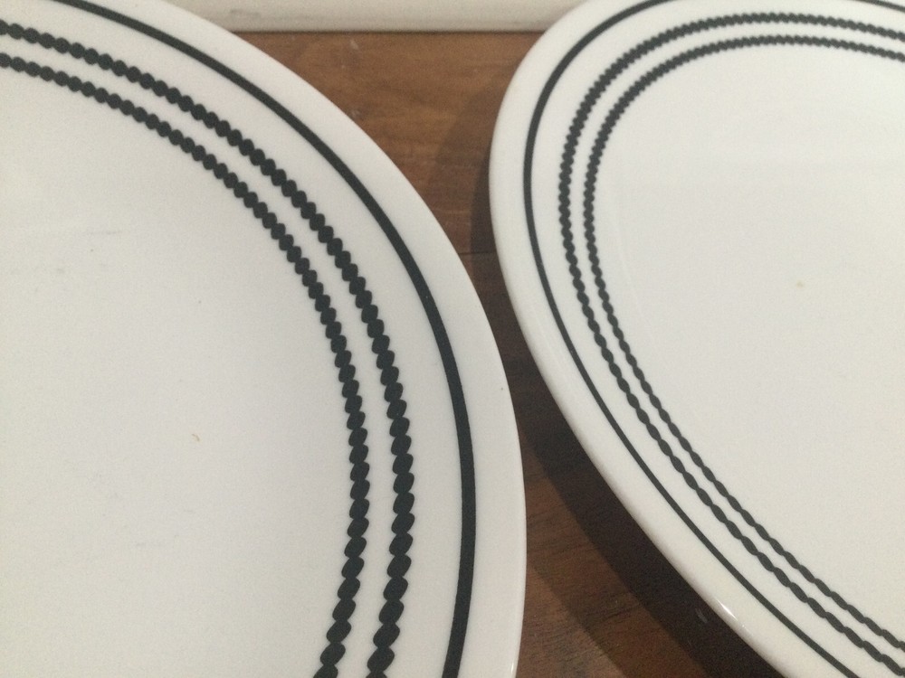 Corelle Vitrelle Brilliant Black Beads Dinnerware 8 Pieces 2 place settings
