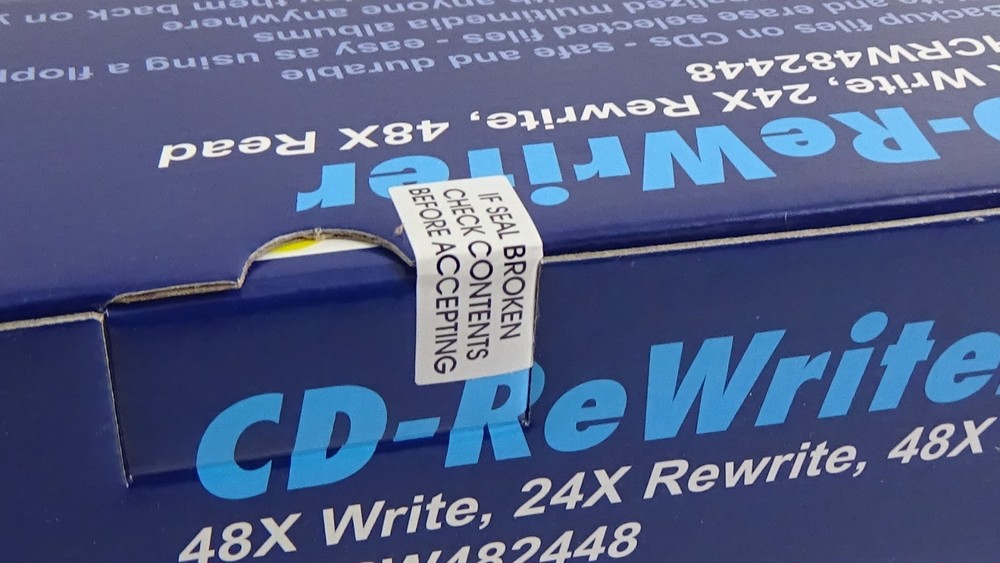 K Hypermedia CD-ReWriter 48x Write, 24X Rewrite, 48X Read #680