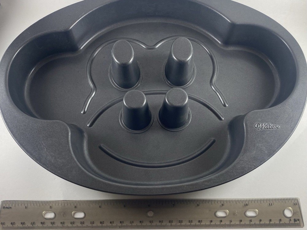 Wilton Monkey Face Fun Fill Cake Pan - Retired Novelty Bakeware