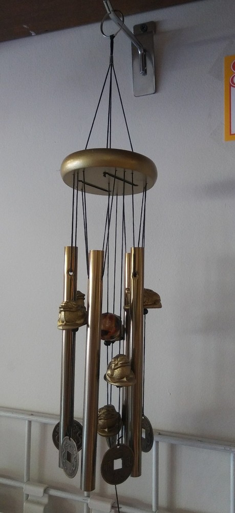 Wind Chimes, Sonajeros lucky toad rana